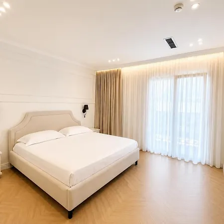 מלון Luxury Palace Ishull-Lezhe