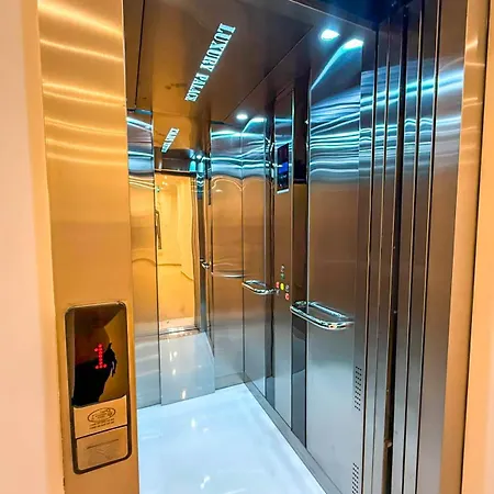 Hotel Luxury Palace 4*