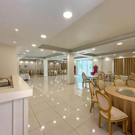 מלון Luxury Palace Ishull-Lezhe