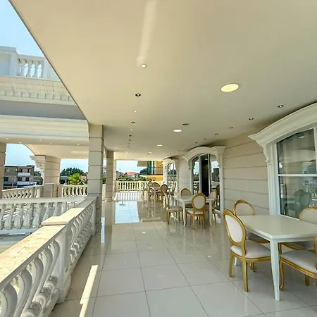 Luxury Palace 4* Ishull-Lezhe