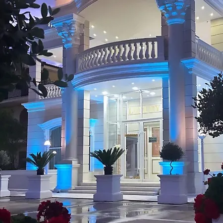 מלון Luxury Palace 4*