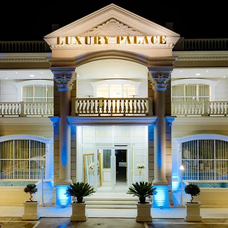Hotel Luxury Palace